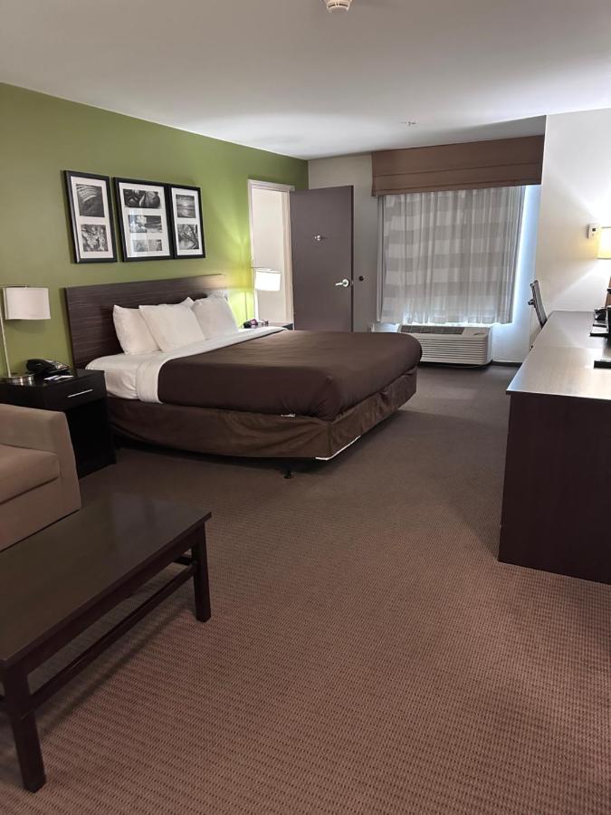 King Suite - Accessible/Non-Smoking at Sleep Inn & Suites Gulfport