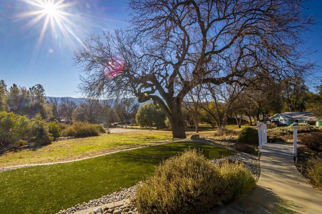 | LuxuryCottage HotTub RV GameRoom Yosemite BassLake