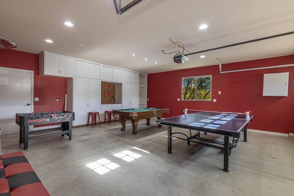 | LuxuryCottage HotTub RV GameRoom Yosemite BassLake
