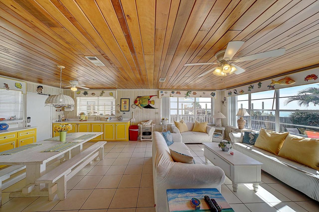  | Lotts of Sun - Beachfront, Pet-friendly, Single family home, Quiet, Gorgeous sunsets from patio!