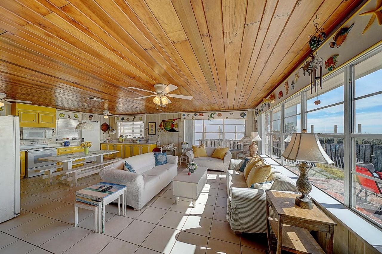  | Lotts of Sun - Beachfront, Pet-friendly, Single family home, Quiet, Gorgeous sunsets from patio!