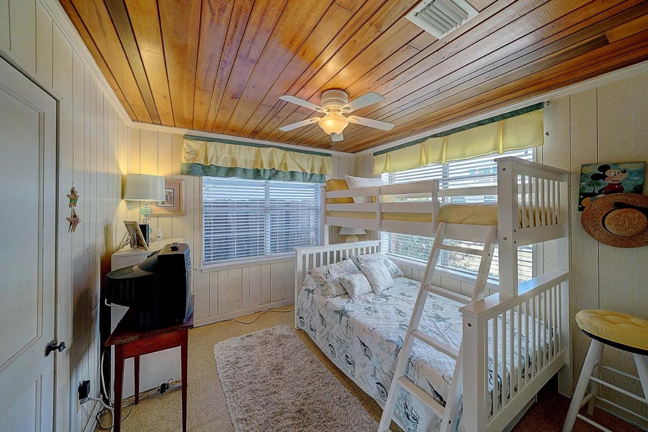  | Lotts of Sun - Beachfront, Pet-friendly, Single family home, Quiet, Gorgeous sunsets from patio!