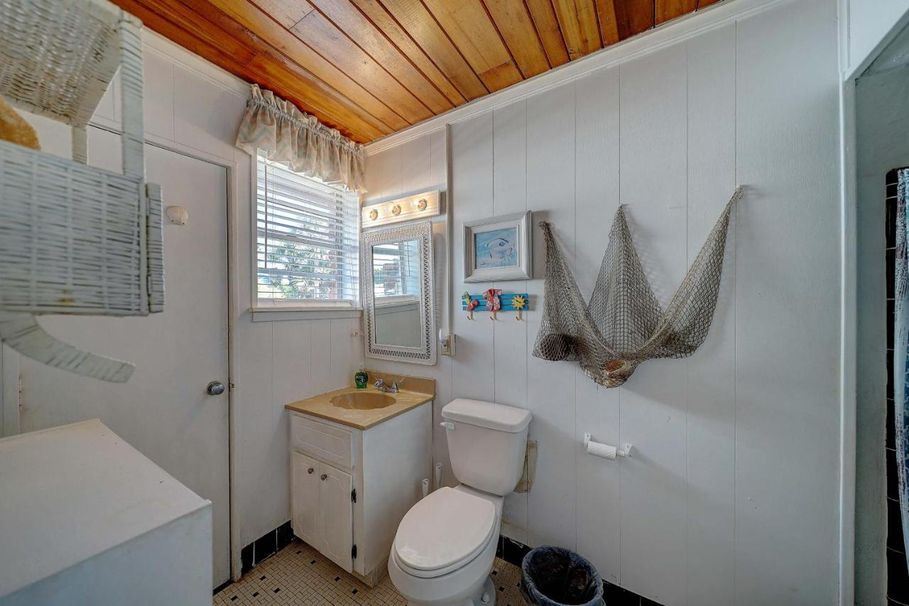  | Lotts of Sun - Beachfront, Pet-friendly, Single family home, Quiet, Gorgeous sunsets from patio!