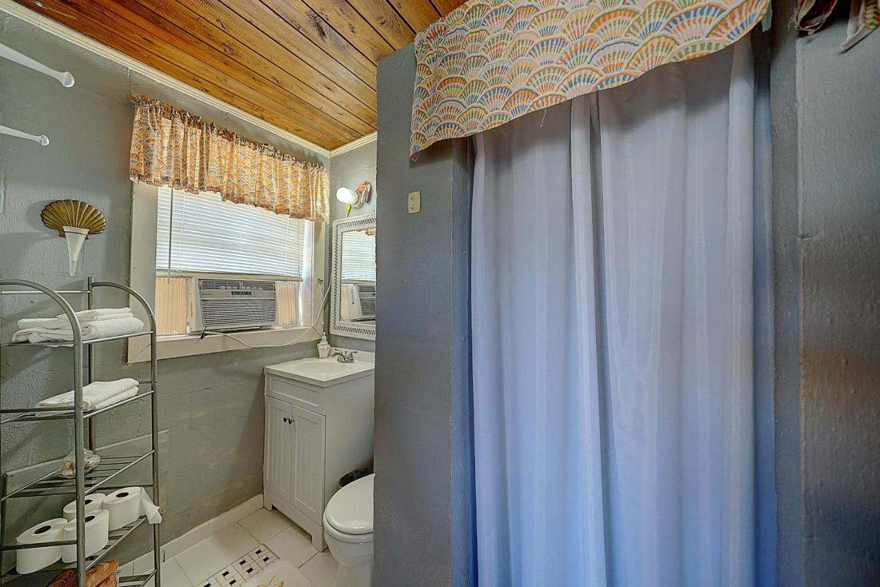  | Lotts of Sun - Beachfront, Pet-friendly, Single family home, Quiet, Gorgeous sunsets from patio!