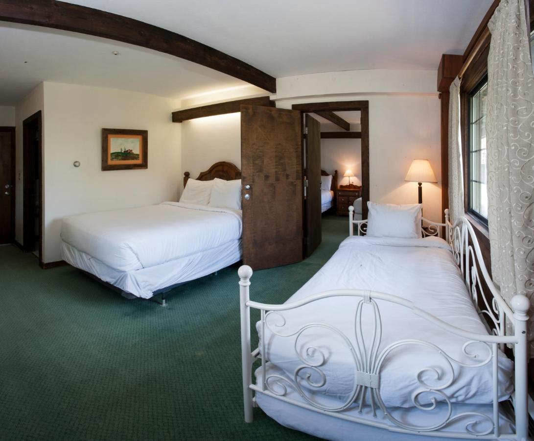 | Summit Lodge
