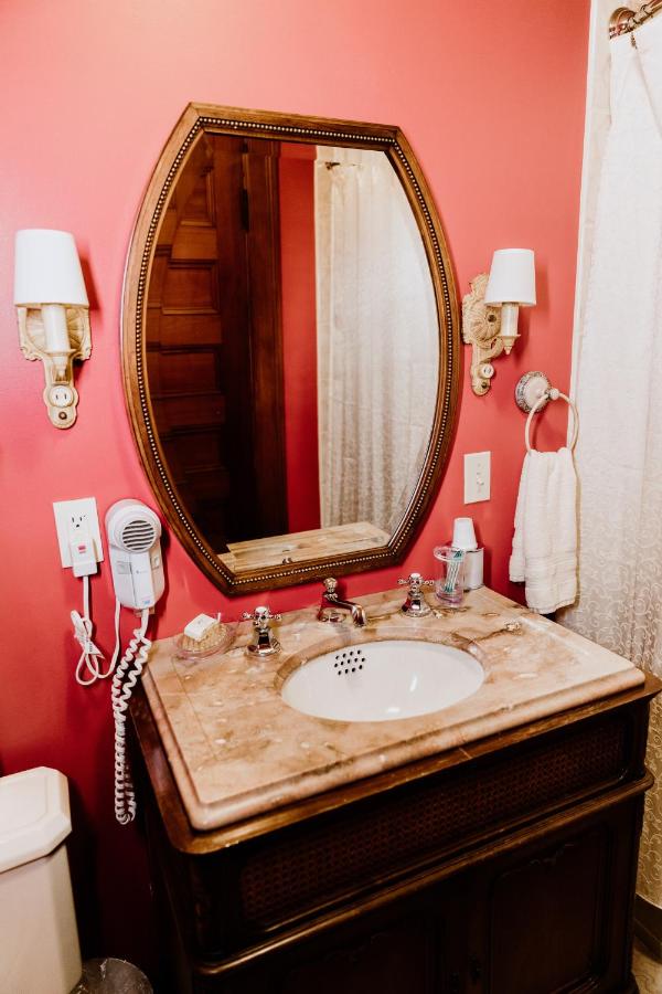 | 1897 Beekman House Bed and Breakfast
