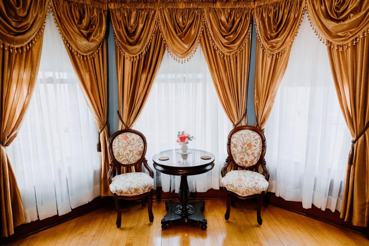 | 1897 Beekman House Bed and Breakfast