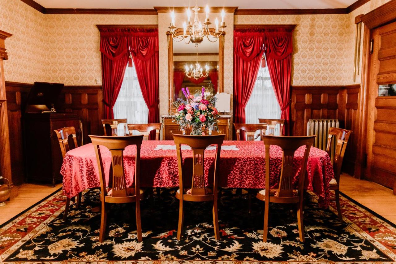 | 1897 Beekman House Bed and Breakfast