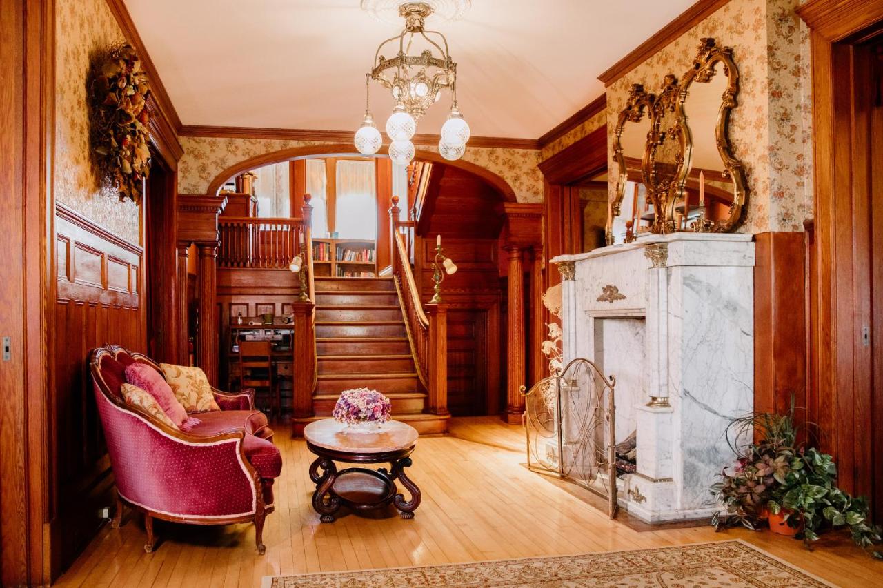 | 1897 Beekman House Bed and Breakfast