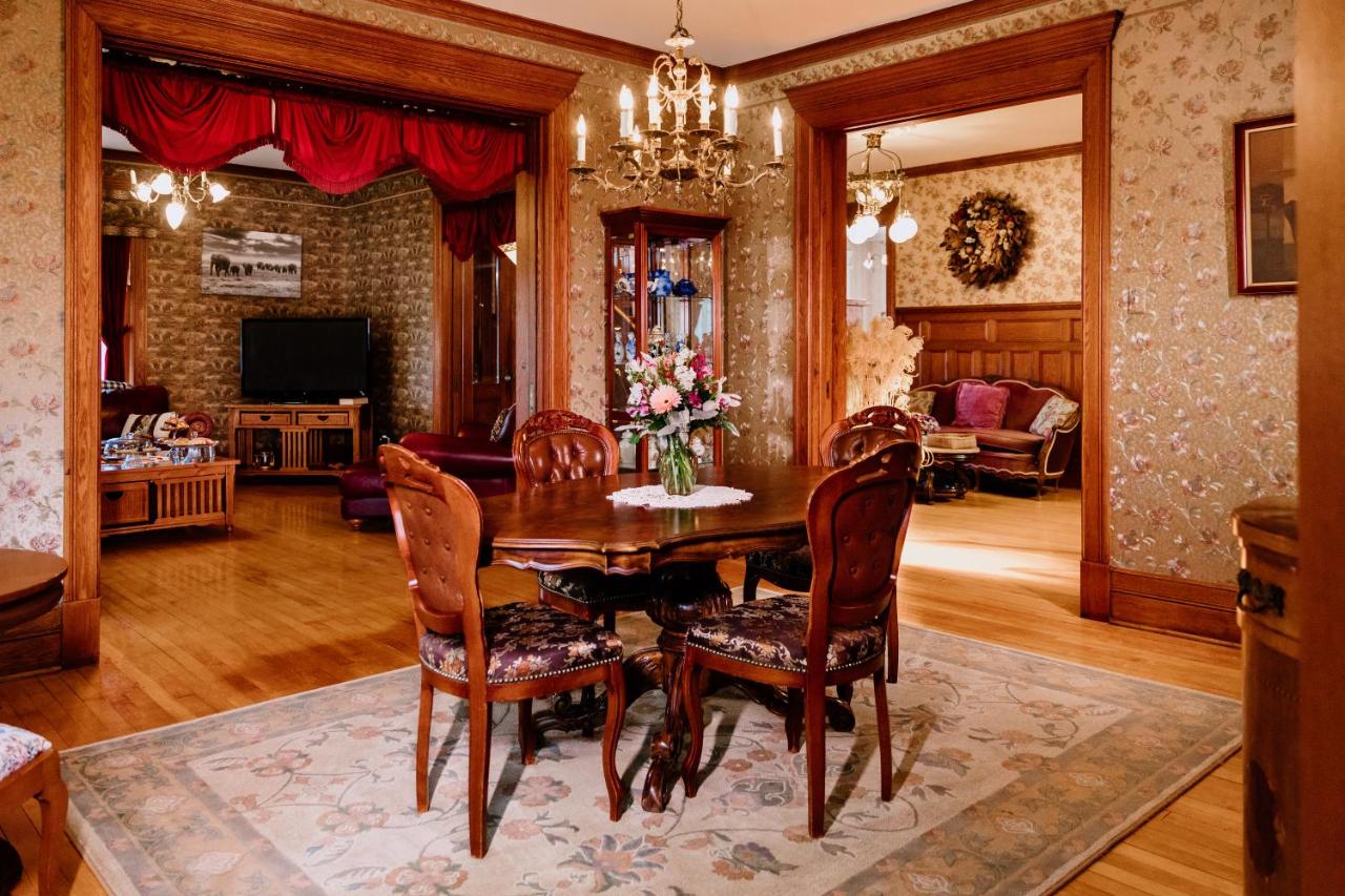 | 1897 Beekman House Bed and Breakfast