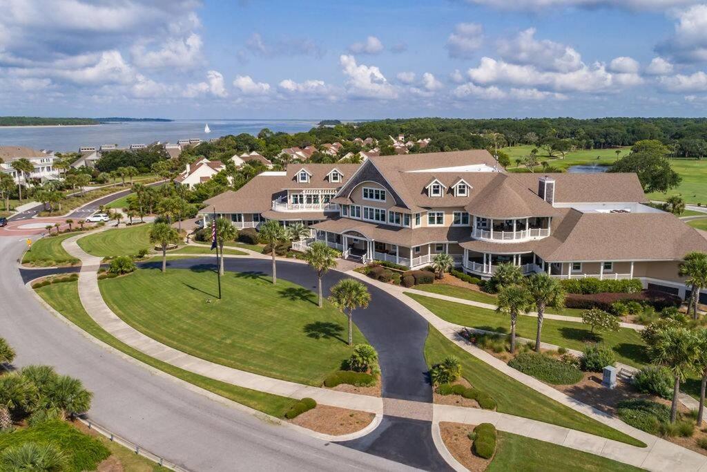 | Renovated Cottage Within Walking Distance to Beach