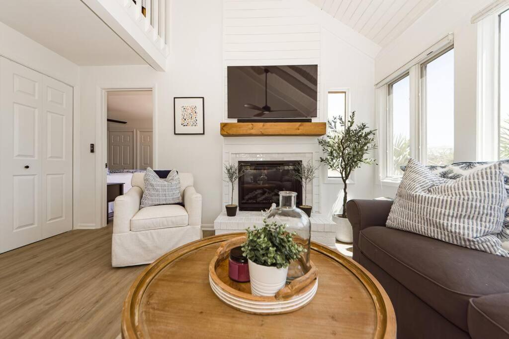 | Renovated Cottage Within Walking Distance to Beach