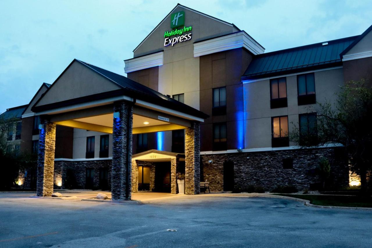 | Holiday Inn Express Cedar Rapids - Collins Road, an IHG Hotel