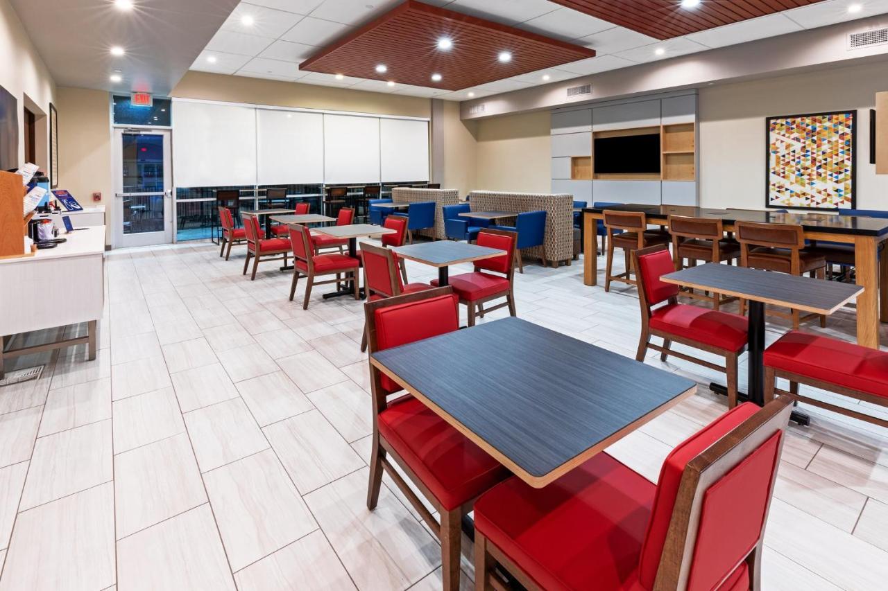  | Holiday Inn Express & Suites - Houston - N Downtown, an IHG Hotel