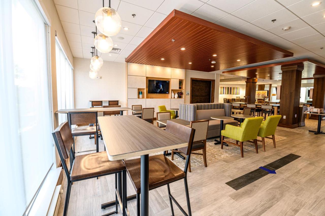  | Holiday Inn Express & Suites - Dayton East - Beavercreek