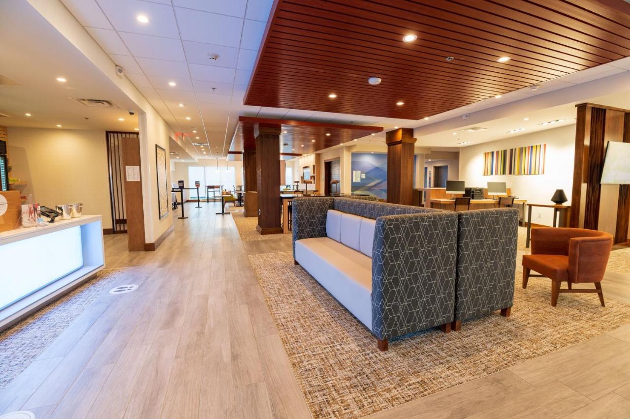  | Holiday Inn Express & Suites - Dayton East - Beavercreek