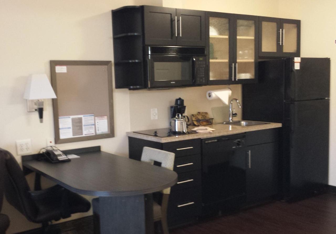 | Candlewood Suites Greenville NC, an IHG Hotel