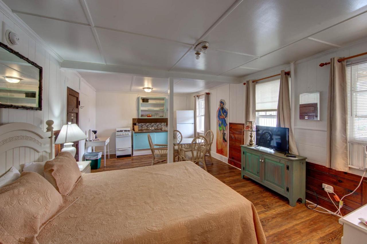 Standard Family Room at Blackbeard's Lodge