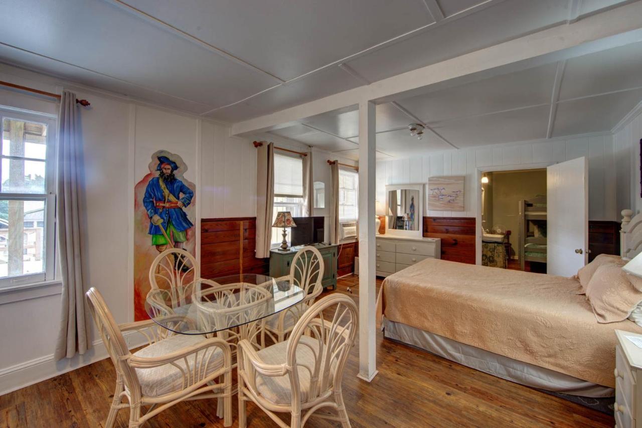 Standard Family Room at Blackbeard's Lodge
