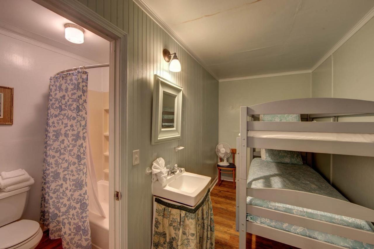 Standard Family Room at Blackbeard's Lodge