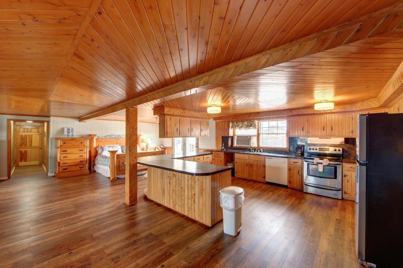 One-Bedroom Apartment at Blackbeard's Lodge