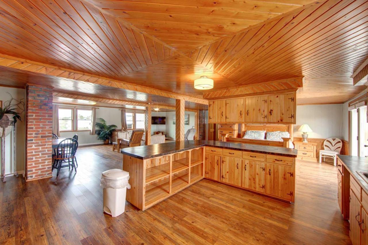 One-Bedroom Apartment at Blackbeard's Lodge