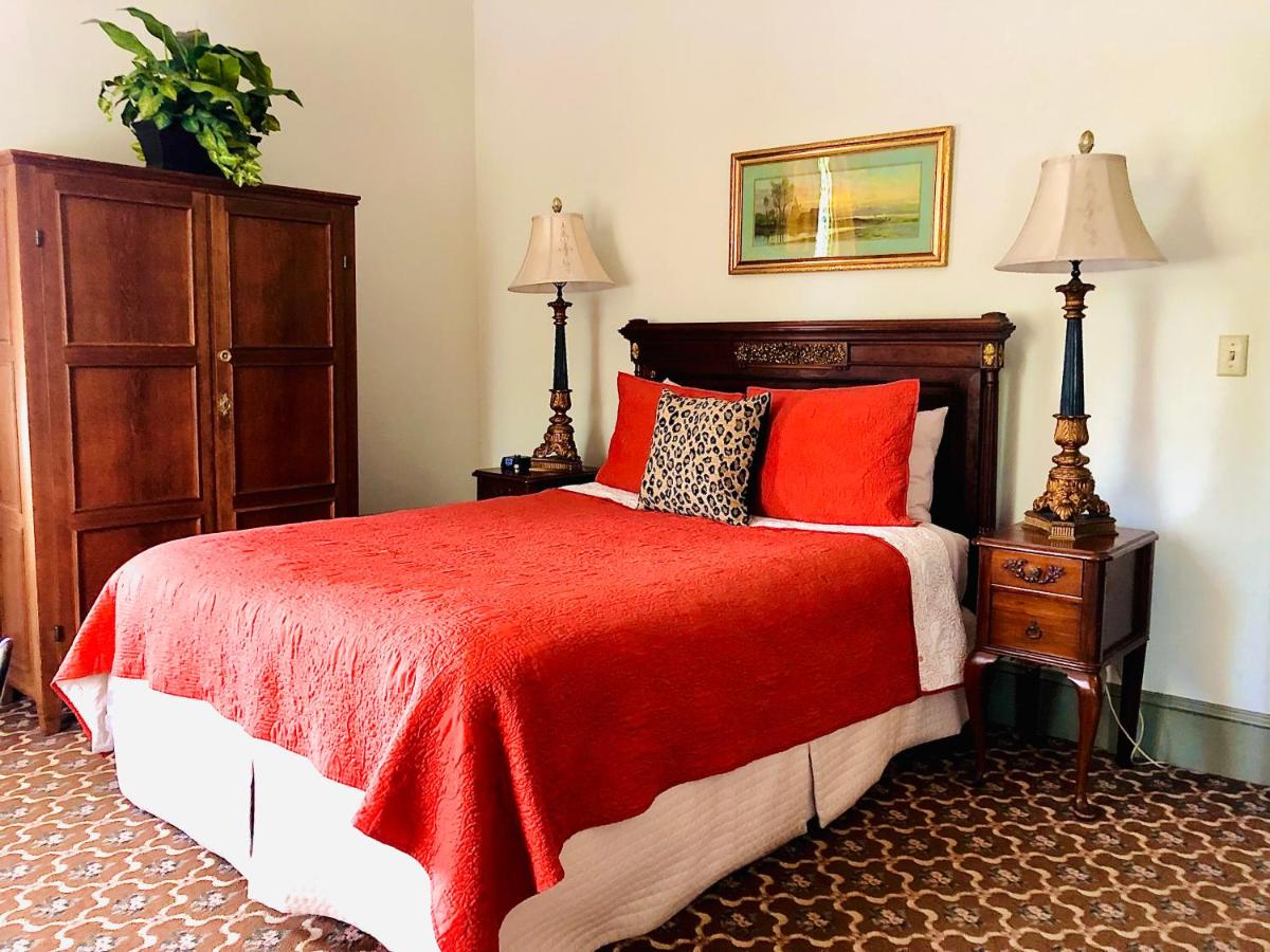 | The Lafayette Inn