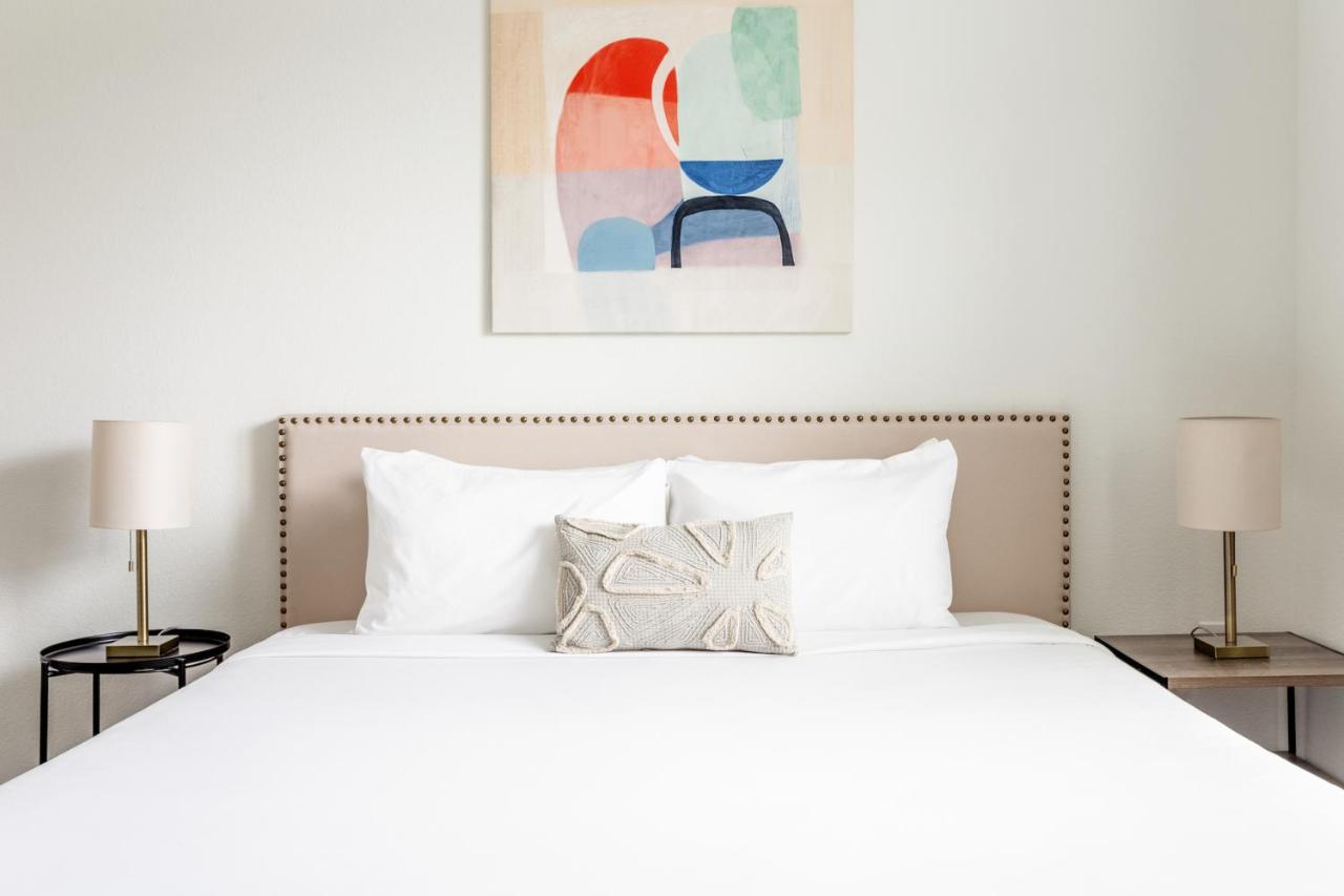 Two-Bedroom Apartment (Self Check-in with Virtual Front Desk) at Kasa Frisco Bridges Dallas