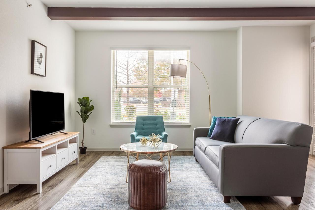 Two-Bedroom Apartment (Self Check-in with Virtual Front Desk) at Kasa Frisco Bridges Dallas
