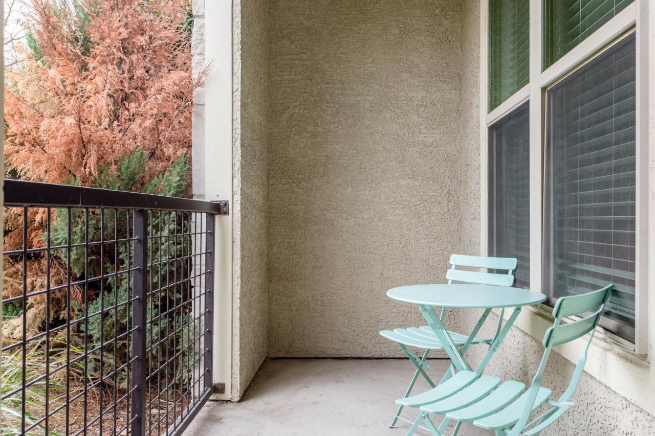 Two-Bedroom Apartment (Self Check-in with Virtual Front Desk) at Kasa Frisco Bridges Dallas
