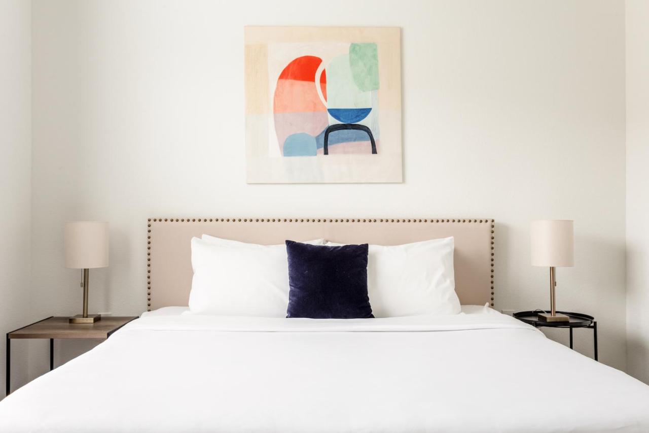 One-Bedroom Apartment (Self Check-in with Virtual Front Desk) at Kasa Frisco Bridges Dallas