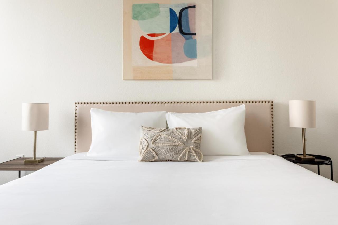 One-Bedroom Apartment (Self Check-in with Virtual Front Desk) at Kasa Frisco Bridges Dallas