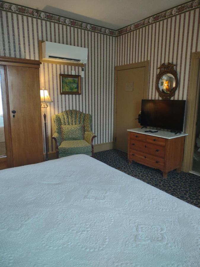 | The Lafayette Inn