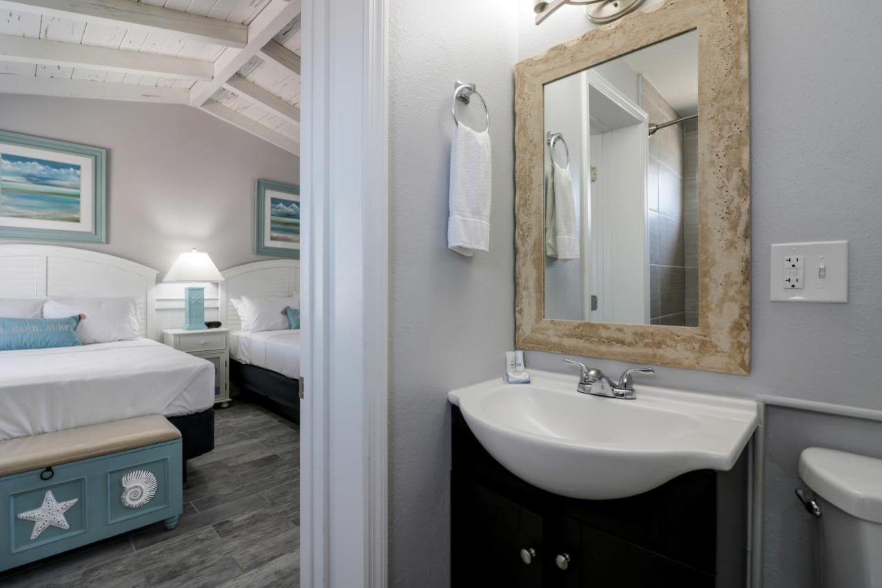 | Fiesta Key RV Resort Premium Room 3