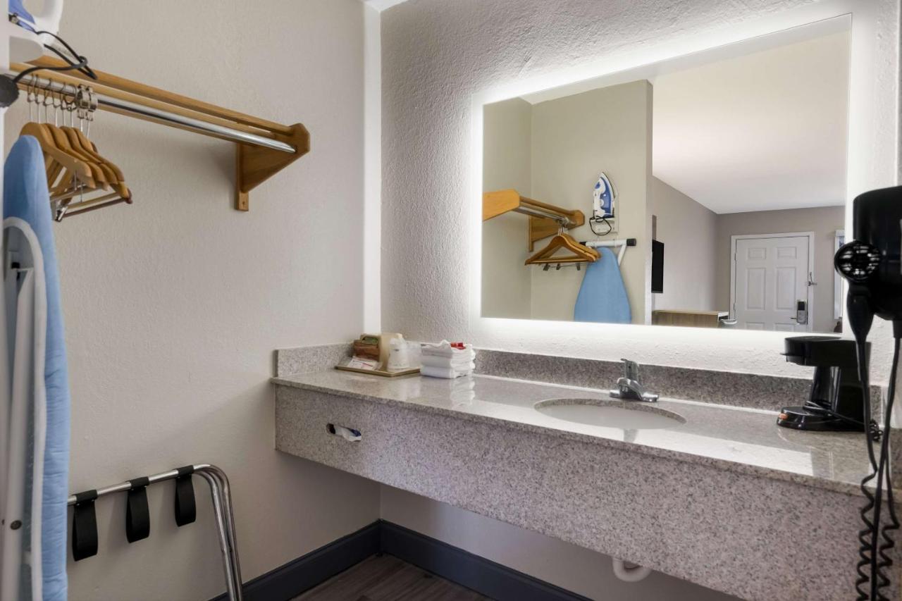 Double Room with Two Double Beds - Smoking at SureStay Hotel by Best Western Spring North Houston