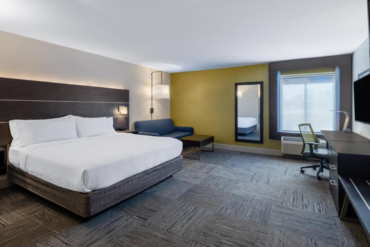 King Room with Sofa Bed - Non-Smoking at Holiday Inn Express Corydon by IHG
