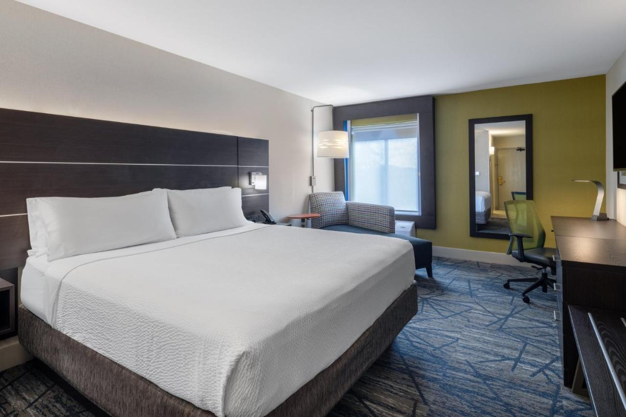 King Room - Non-Smoking at Holiday Inn Express Corydon by IHG