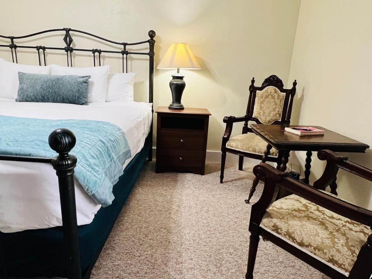  | Gilbert Inn