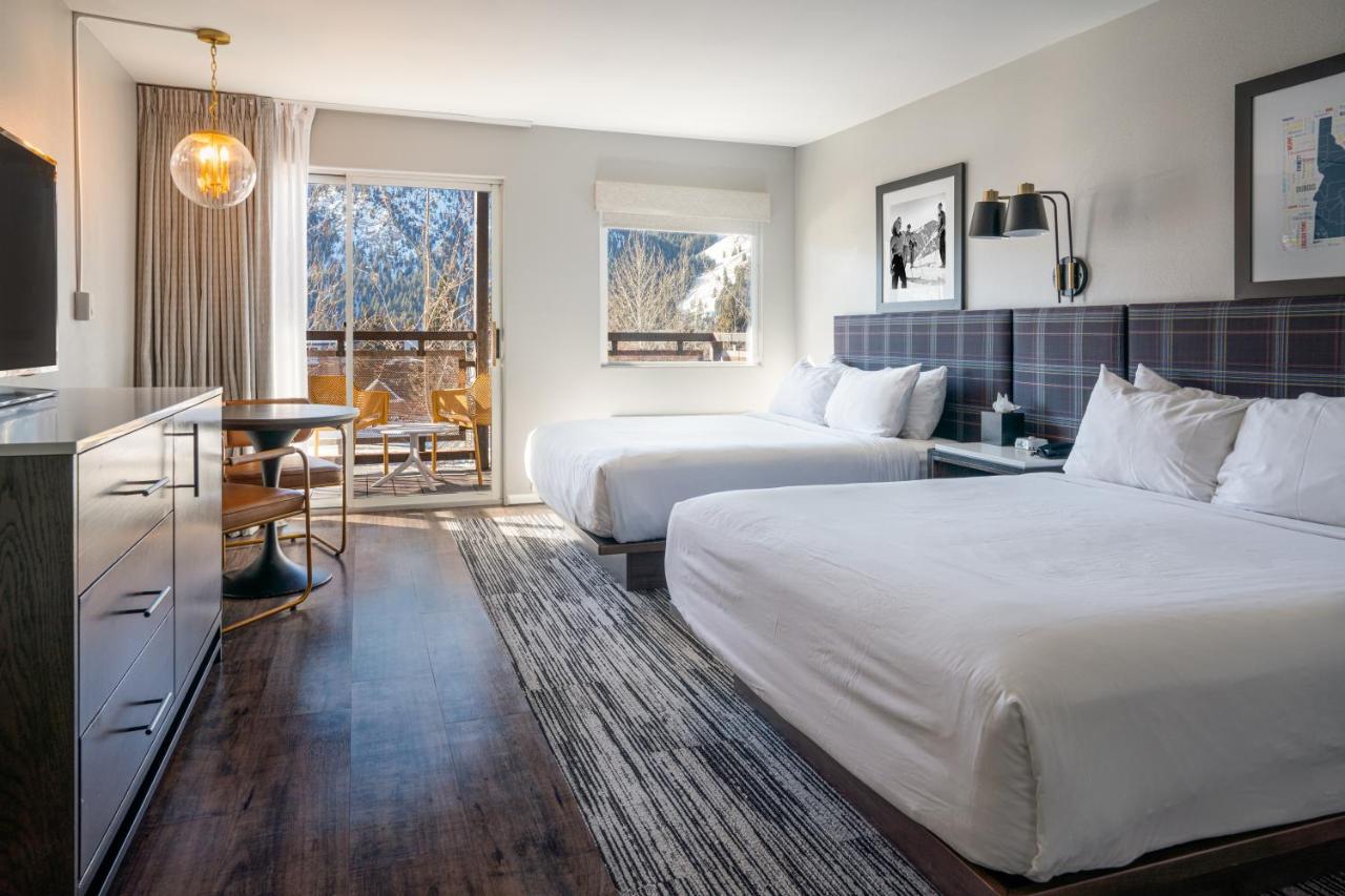Deluxe Double Room with Balcony at Hotel Ketchum