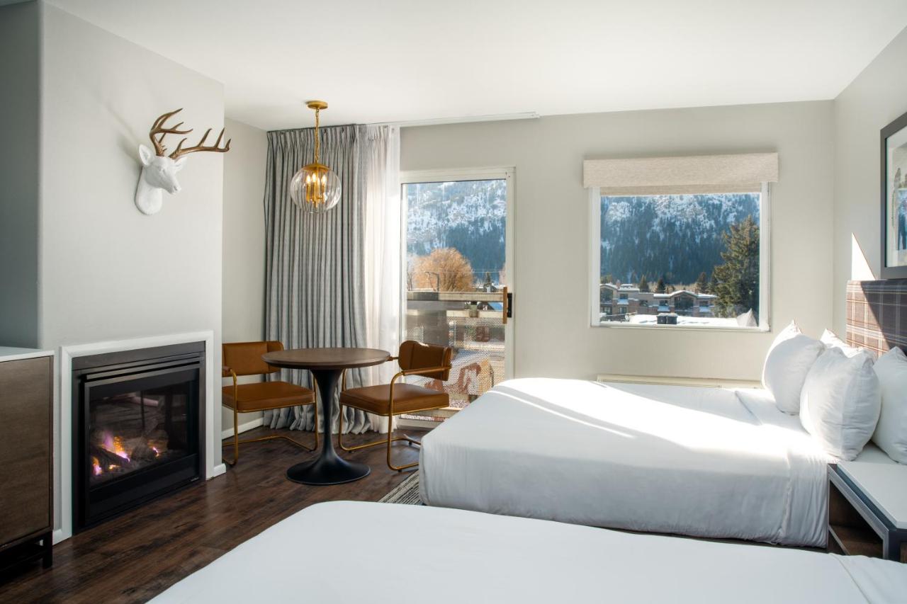 Deluxe Queen Room at Hotel Ketchum