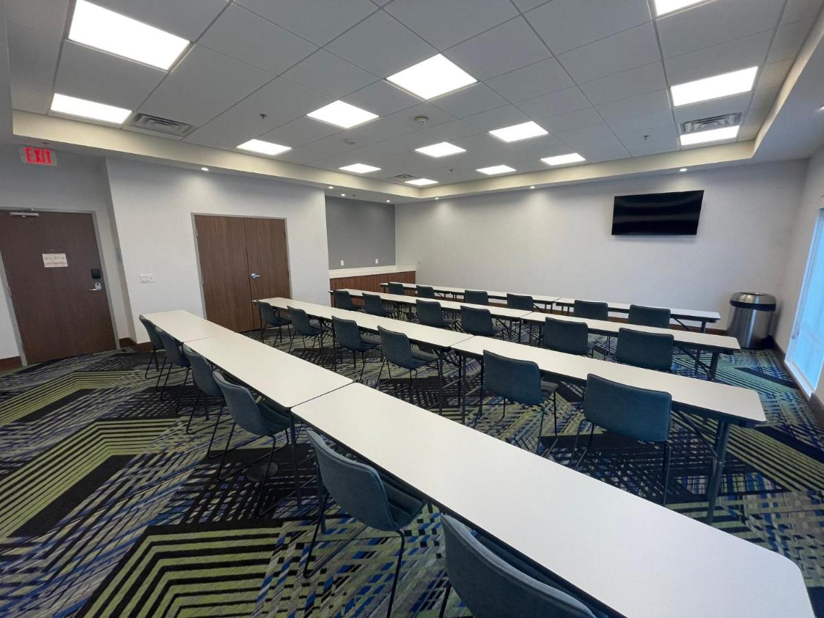  | Holiday Inn Express & Suites - Dayton East - Beavercreek
