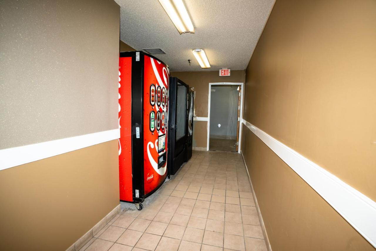 | Econo Lodge