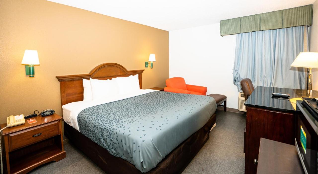 | Econo Lodge