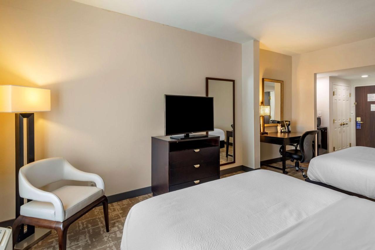 Queen Rooms with Two Queen Beds at Best Western Plus Dalton Inn