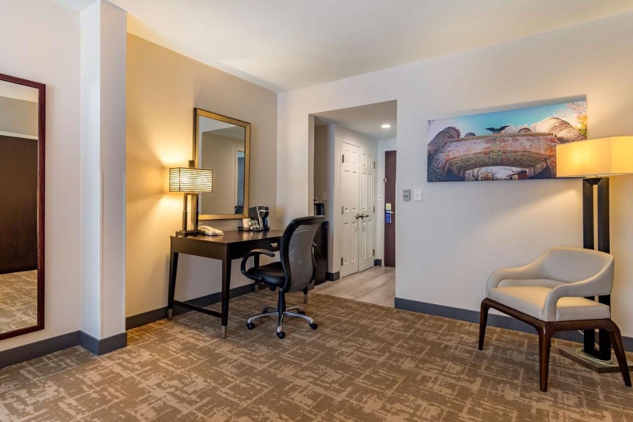 King Room with Mobility Accessible Walk-In Shower at Best Western Plus Dalton Inn