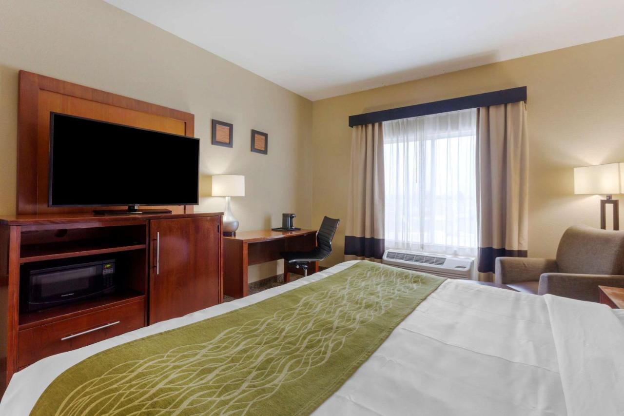 King Room - Disability Access - Non-Smoking at Comfort Inn & Suites Woods Cross - Salt Lake City North