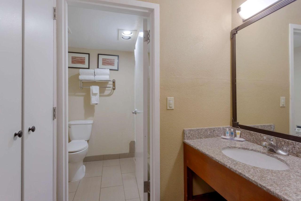 King Suite - Non-Smoking at Comfort Inn & Suites Woods Cross - Salt Lake City North