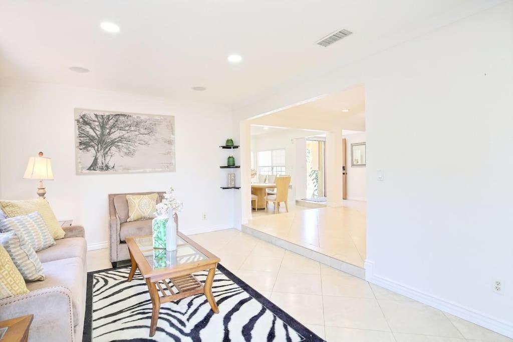 | 5 rooms Villa Near Disneyland, Golf course and Trial to Beach