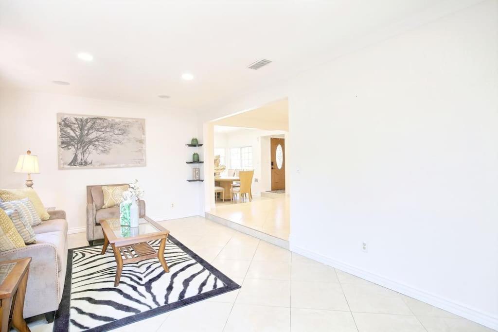 | 5 rooms Villa Near Disneyland, Golf course and Trial to Beach