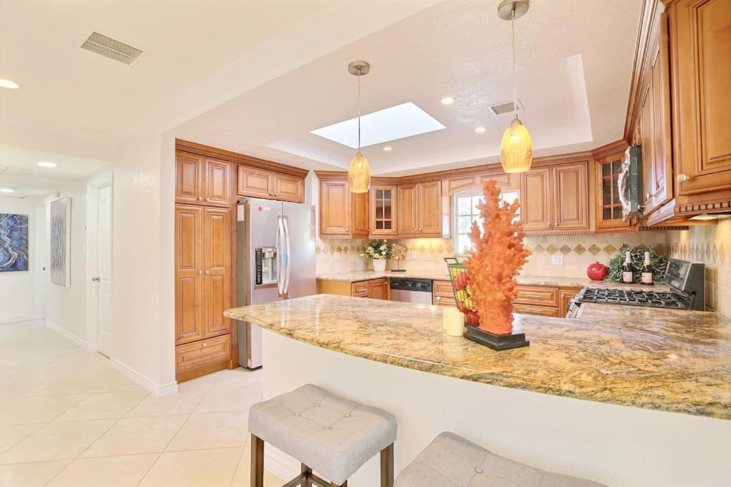 | 5 rooms Villa Near Disneyland, Golf course and Trial to Beach